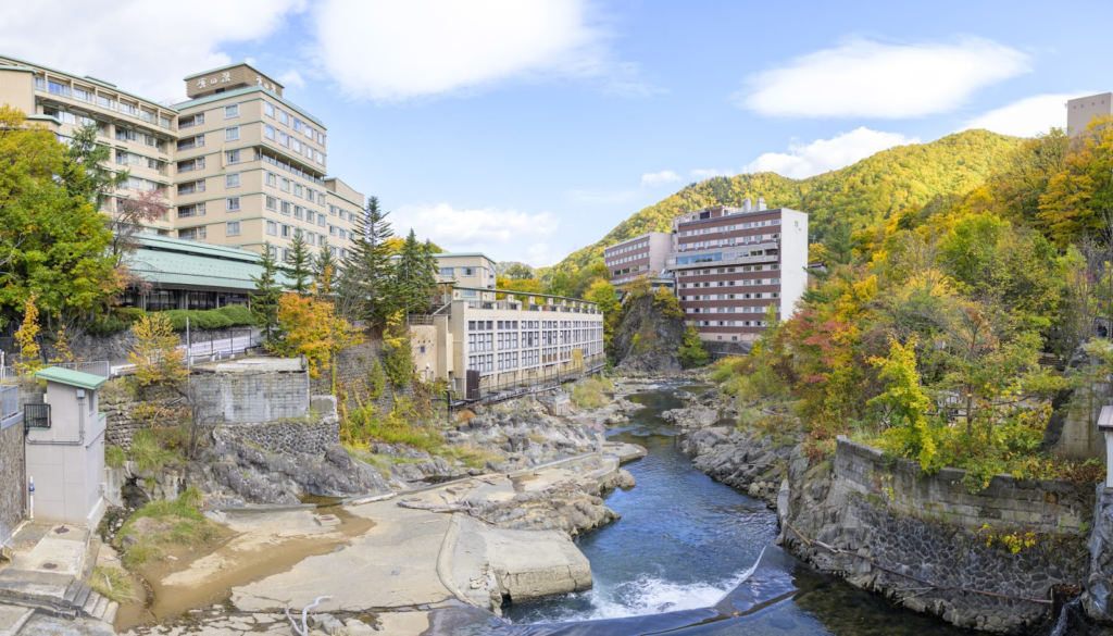 2.札幌で旅行気分を味わうには最適「定山渓温泉」