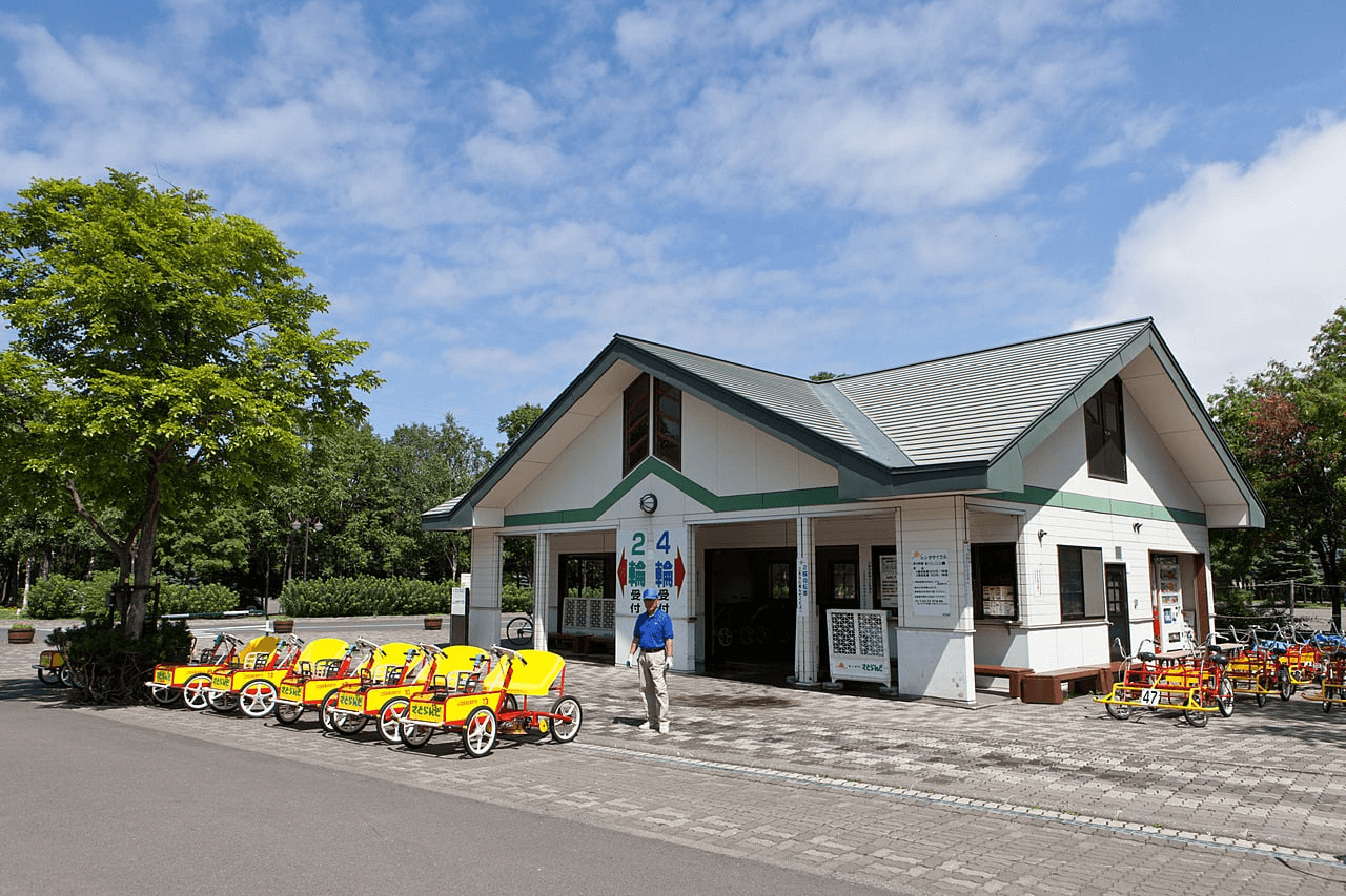 レンタサイクルを借りて恋人とサイクリング「サッポロさとらんど」